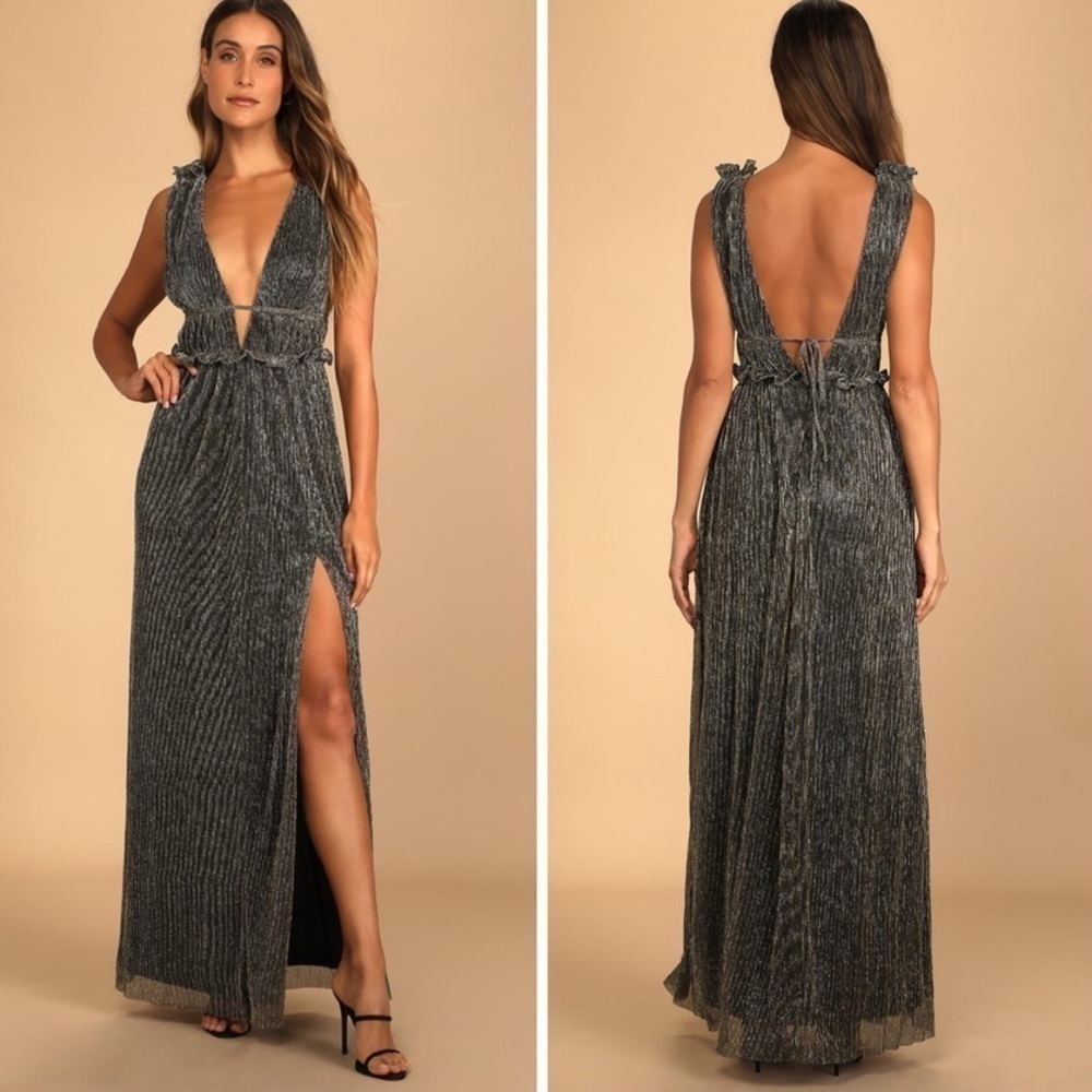 LULU’S Stunning Low Neck-Line Gown